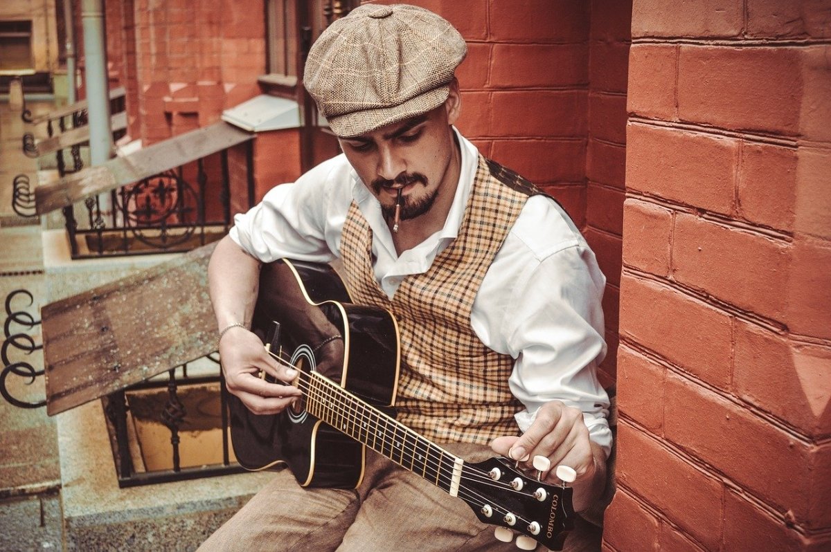 Why the octagonal cap is known as newsboy cap? - Peaky Hat